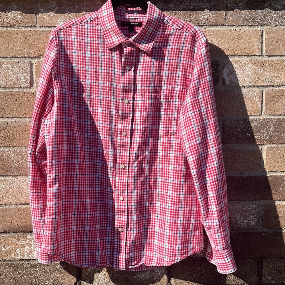 Pre-owned M Red, White, and Black Banana Republic Cotton/Linen Blend Button Down